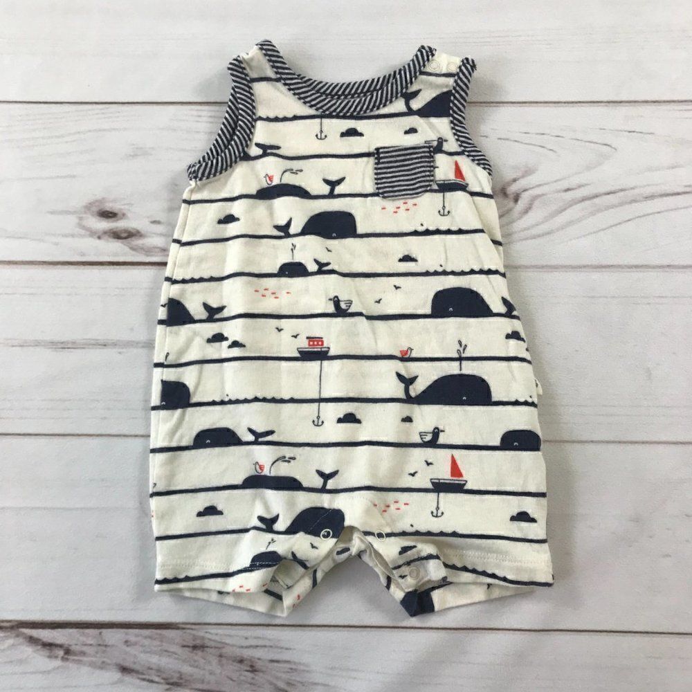 Baby GAP White Dolphin Romper Jumpsuit 0-3 months